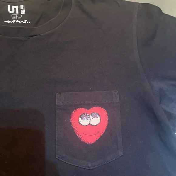 Uniqlo x Kaws Collab T-Shirt Sz. Large Black - Picture 2 of 3